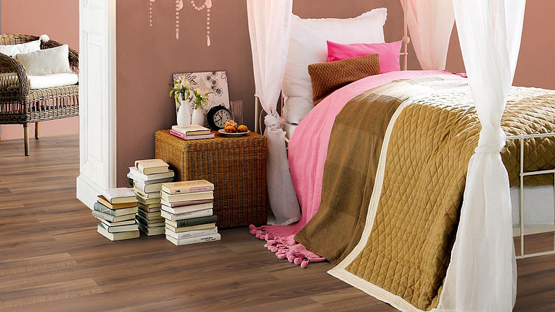 Ламинат Haro Tritty 100 Орех Итальянский 542076 1282×193×8 фото в интерьере Ламинат Haro Tritty 100 Орех Итальянский 542076 1282×193×8 фото в интерьере